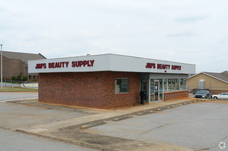 302 Pearman Dairy Rd, Anderson, SC for sale - Building Photo - Image 2 of 2