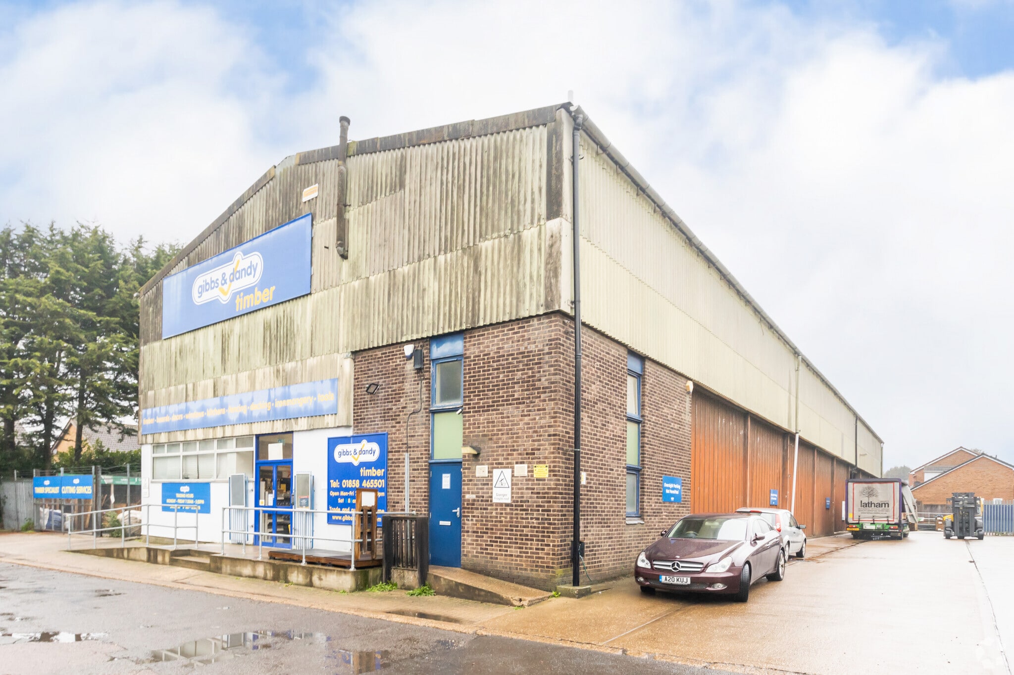 30 Edinburgh Close, Market Harborough for lease Building Photo- Image 1 of 9