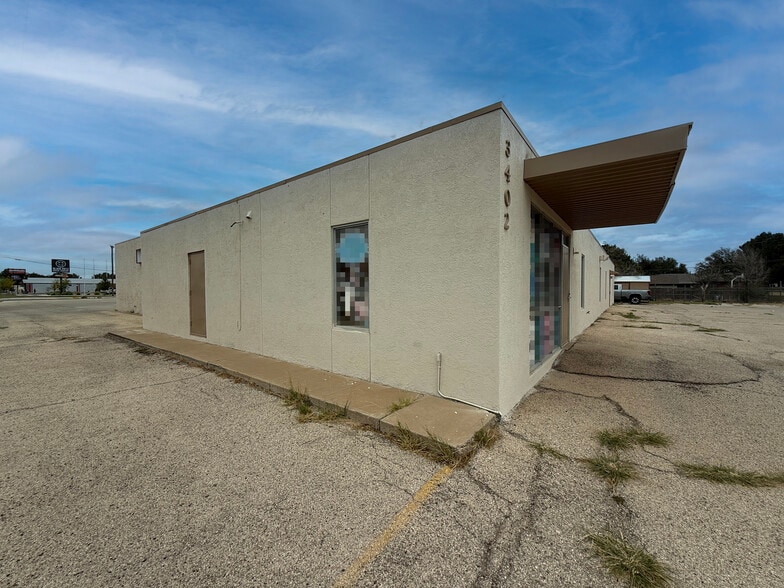 3402 N Big Spring St, Midland, TX for lease - Building Photo - Image 3 of 8