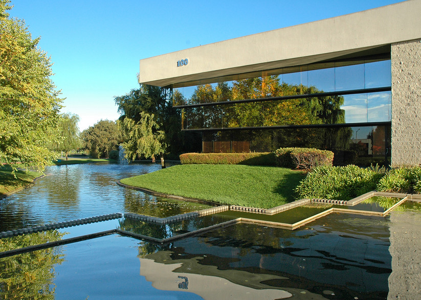 110 Stony Point Rd, Santa Rosa, CA for lease - Primary Photo - Image 1 of 11