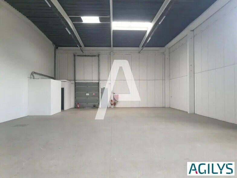 Flex in Valenton for lease - Interior Photo - Image 3 of 6