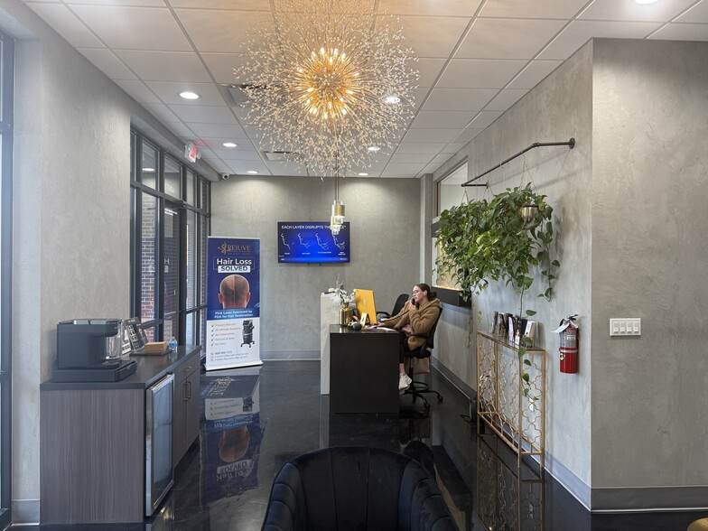 9040 Carothers Pky, Franklin, TN for lease - Building Photo - Image 2 of 9