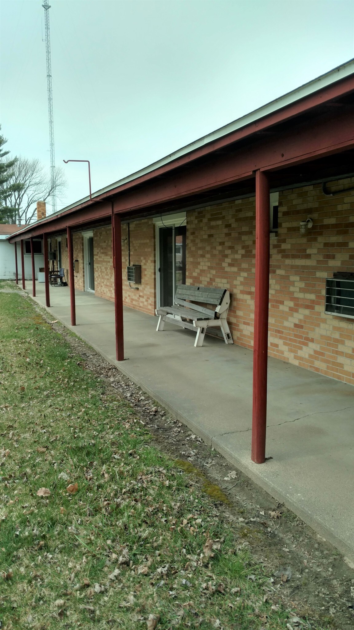 900 N Olive Rd, Flora, IL for sale Building Photo- Image 1 of 1