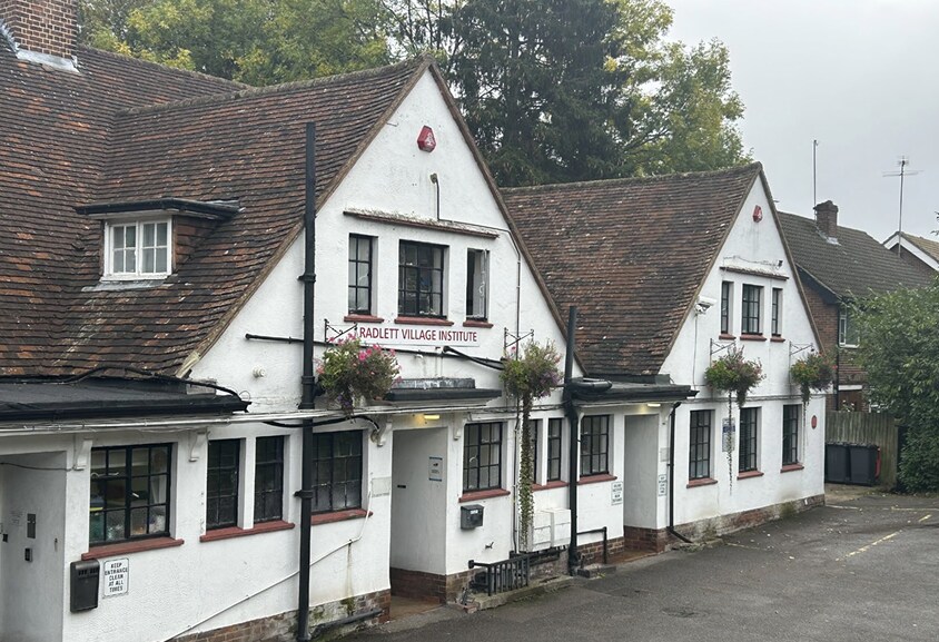 Radlett Village Institute, Watling St, Radlett for lease - Primary Photo - Image 1 of 3