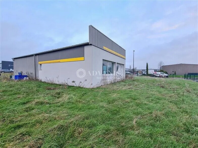 Flex in Bréhand for lease - Building Photo - Image 2 of 11