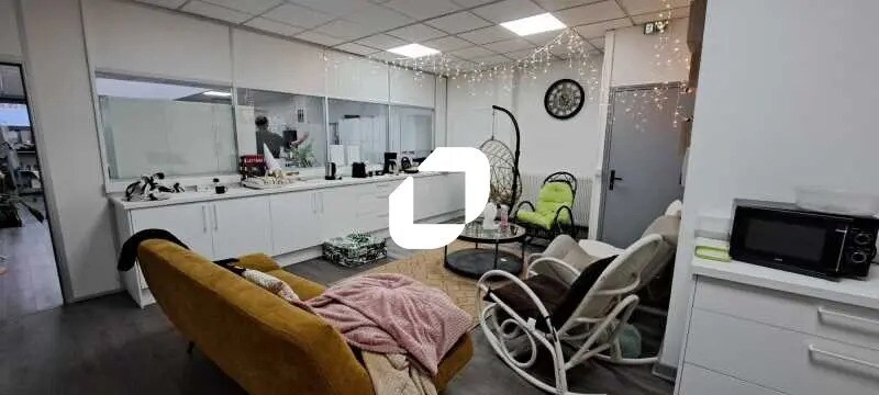 Office in Noisy-le-Sec for lease - Interior Photo - Image 2 of 7