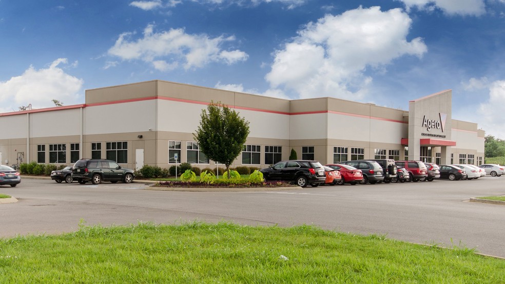 2971 International Blvd, Clarksville, TN for lease - Building Photo - Image 3 of 10