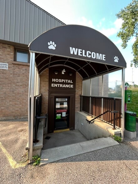 620 Fanshawe Park Rd E, London, ON for sale - Building Photo - Image 2 of 6