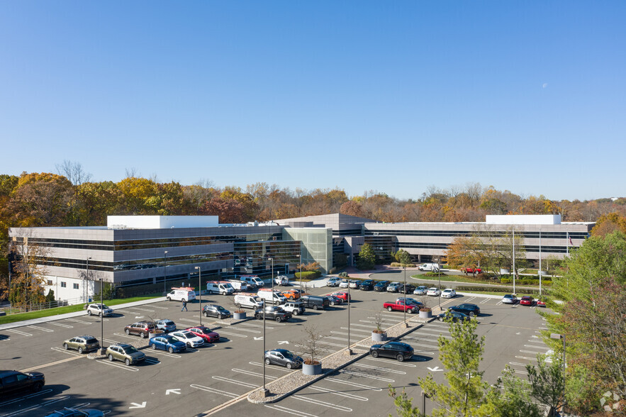 225 Brae Blvd, Park Ridge, NJ for lease - Building Photo - Image 2 of 5