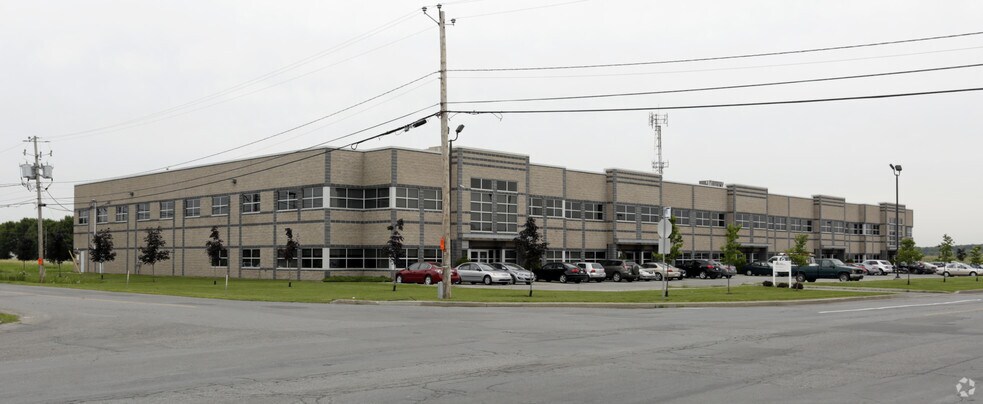 200-220 Rue Joseph-Carrier, Vaudreuil-dorion, QC for sale - Primary Photo - Image 1 of 4