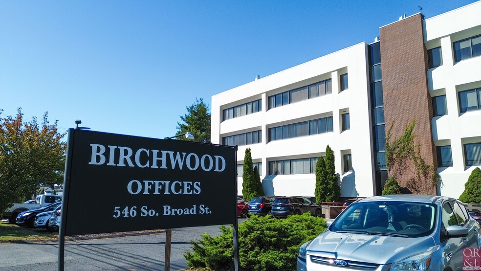 546 S Broad St, Meriden, CT for lease - Building Photo - Image 3 of 7