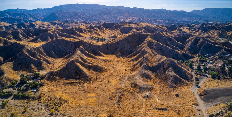 The Old Dirt Rd, Agua Dulce, CA for sale - Primary Photo - Image 1 of 3