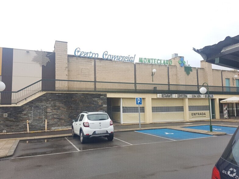 Retail in Pozuelo de Alarcón, Madrid for lease - Primary Photo - Image 1 of 4