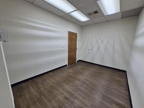 2500 W Broad St, Athens, GA for lease Interior Photo- Image 2 of 4