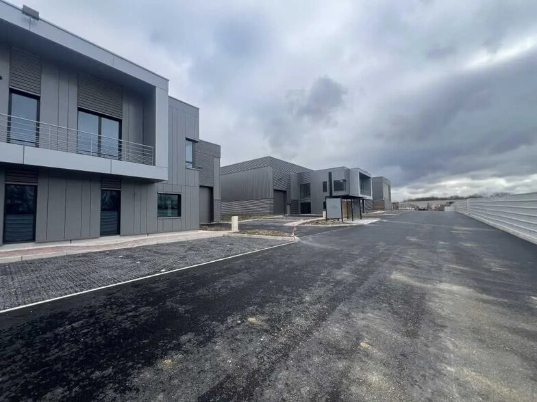 Rue Du Poteau, Courtry for lease - Building Photo - Image 2 of 7