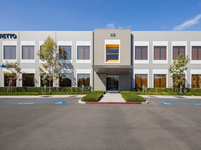 200 Commerce Dr, Irvine, CA for lease - Building Photo - Image 2 of 95