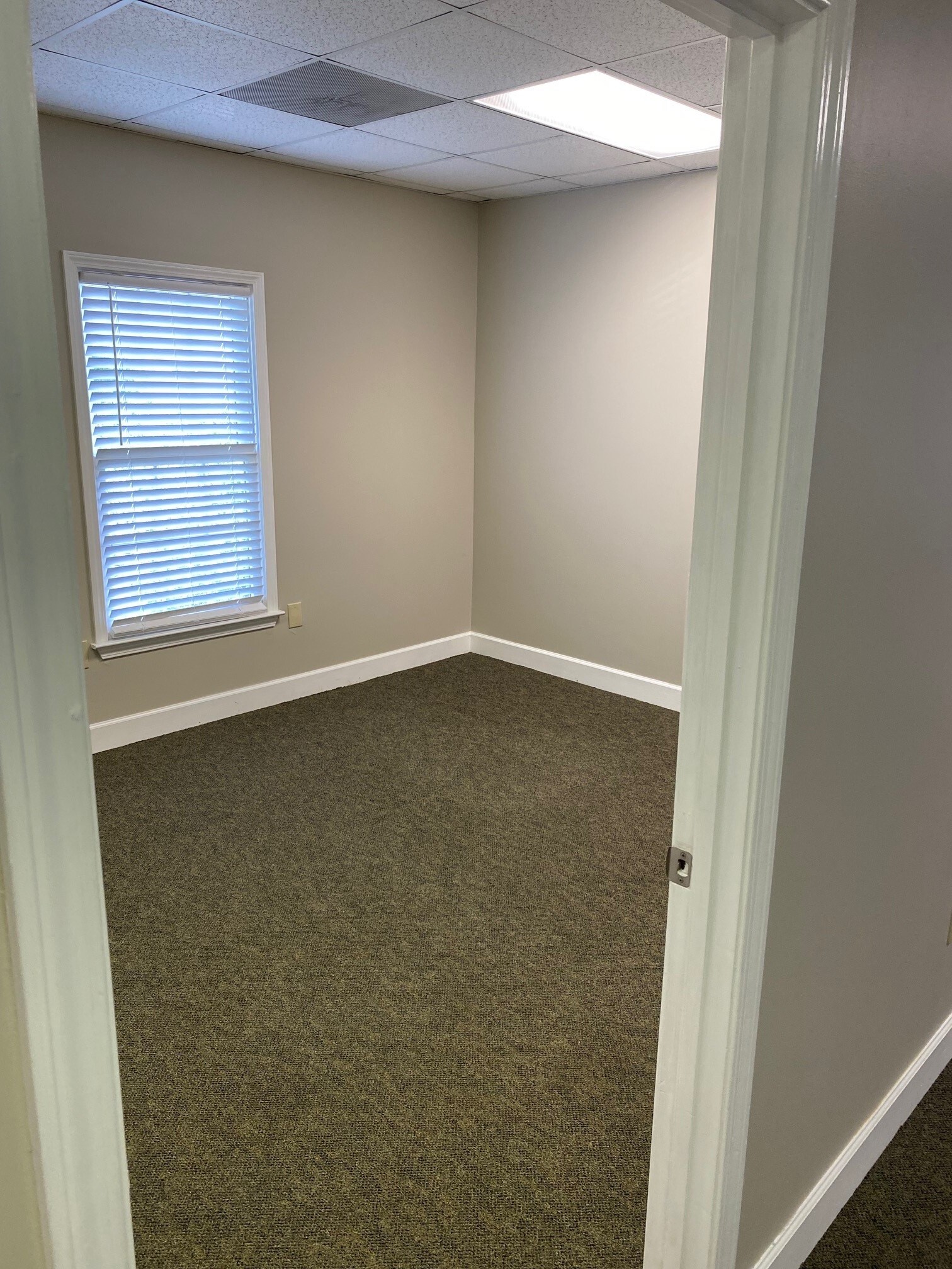 4546 Barclay Dr, Atlanta, GA for lease Interior Photo- Image 1 of 6