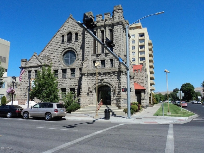 515 E Yakima Ave, Yakima, WA for lease - Primary Photo - Image 1 of 7