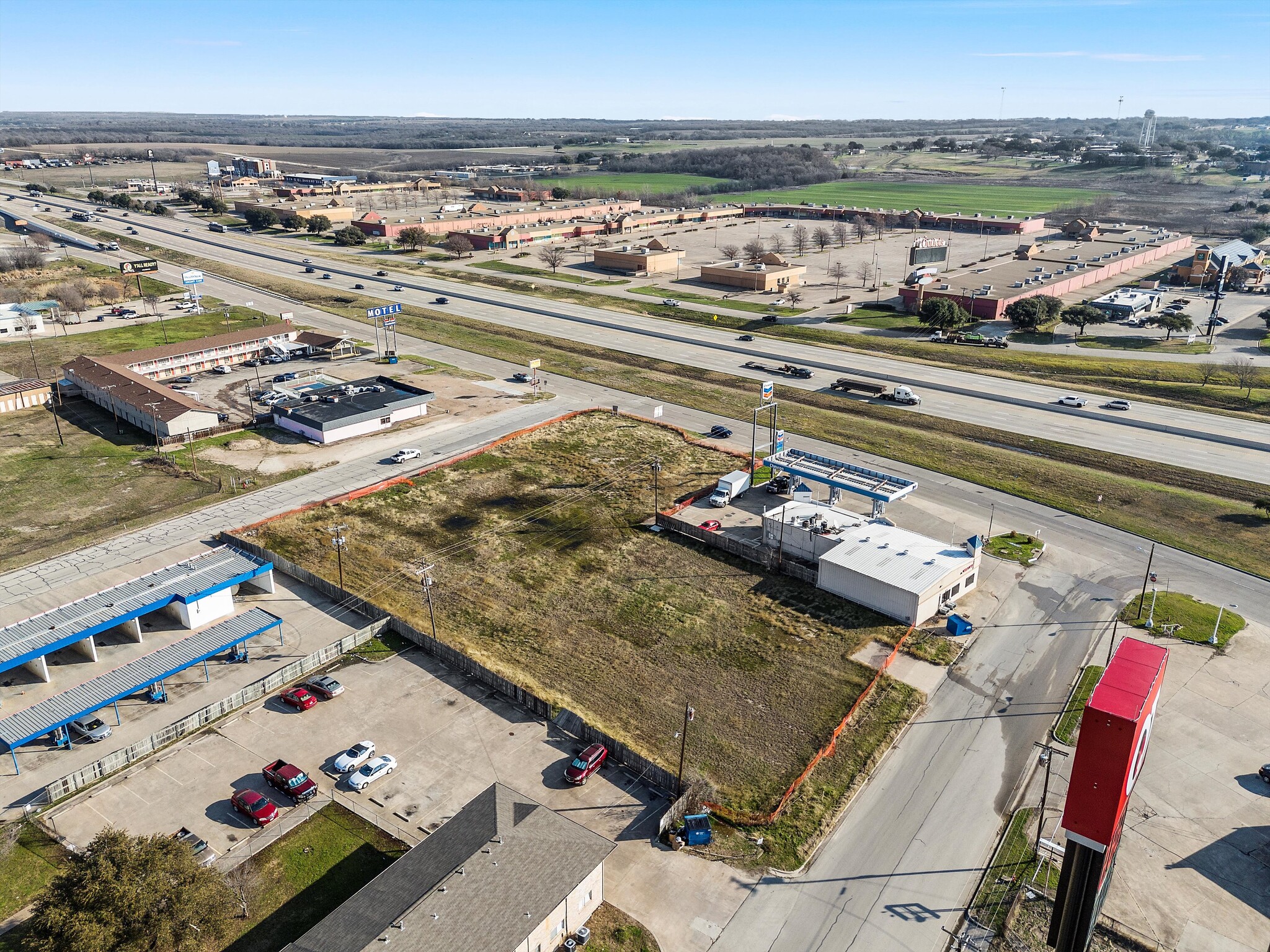 105 NW Interstate 35, Hillsboro, TX for lease Building Photo- Image 1 of 7