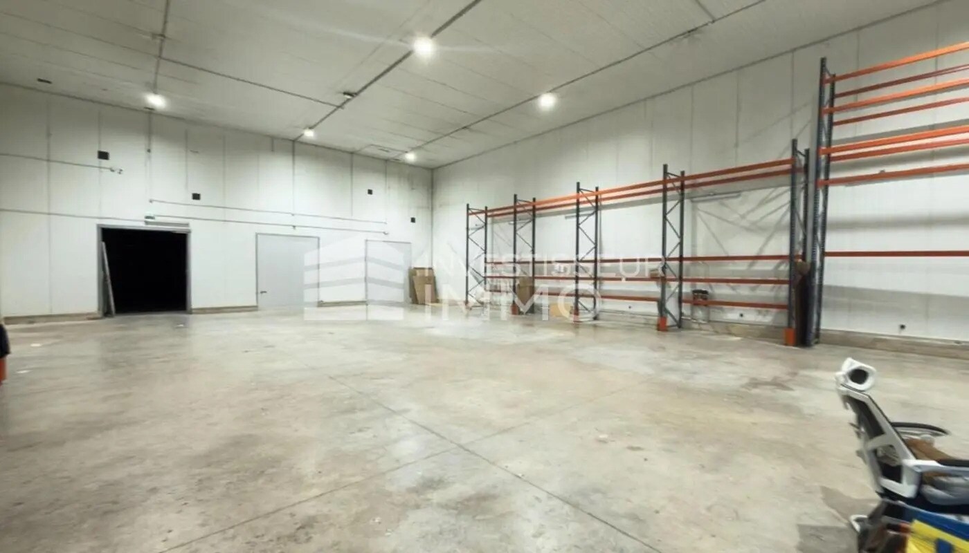 Office in Meaux for lease Interior Photo- Image 1 of 7