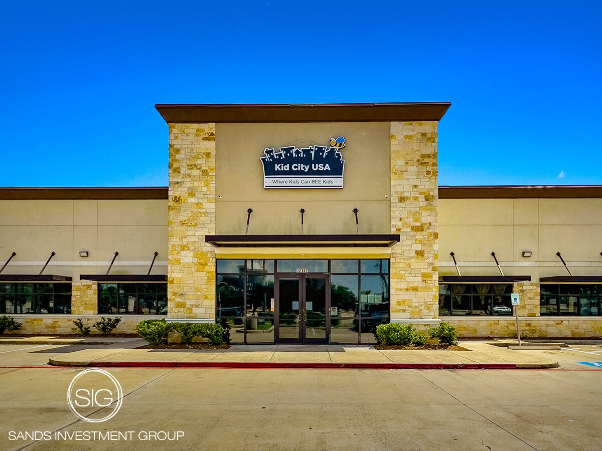 12152 Shadow Creek Pky, Pearland, TX for sale Primary Photo- Image 1 of 1