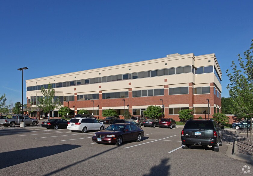 15700 37th Ave N, Plymouth, MN for sale - Primary Photo - Image 1 of 1