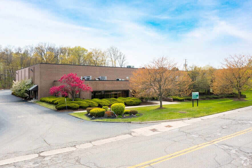 37567 Interchange Dr, Farmington Hills, MI 48335 | LoopNet