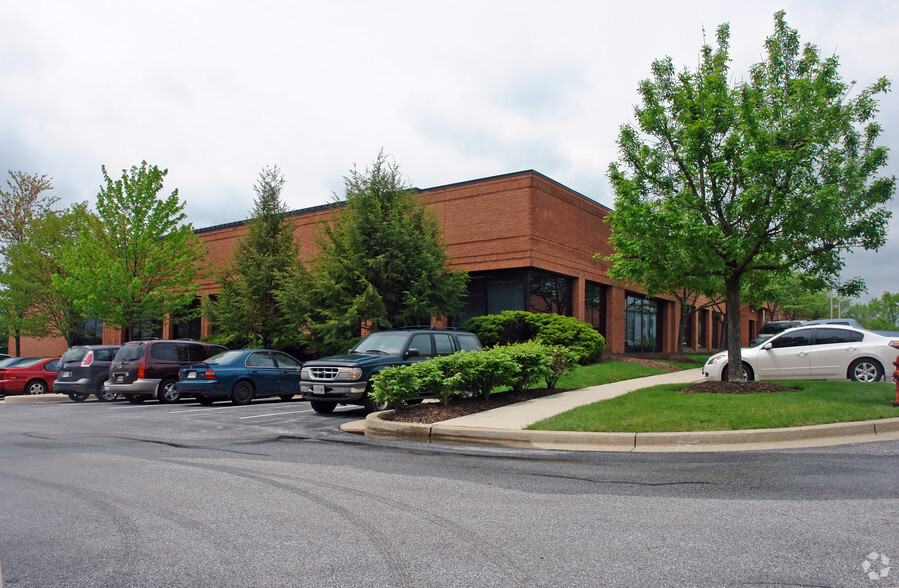 12920 Cloverleaf Ctr Dr, Germantown, MD for lease - Building Photo - Image 1 of 10