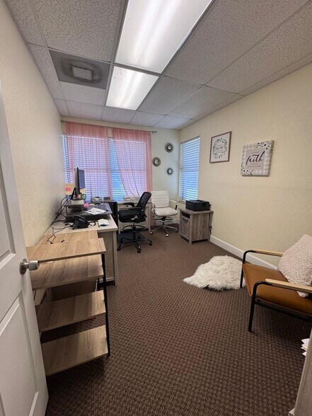 412-414 Madrid Blvd, Punta Gorda, FL for lease - Building Photo - Image 3 of 13