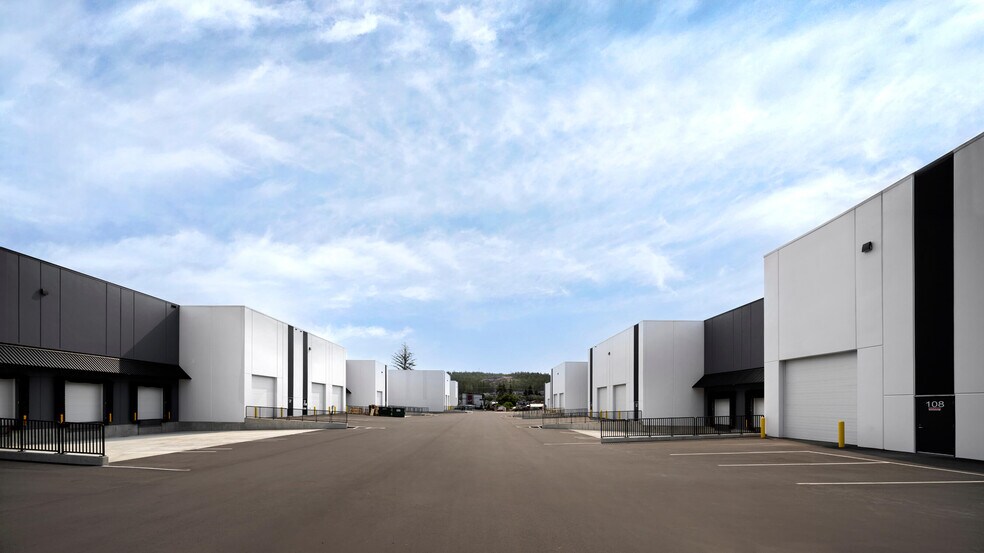 3372 Luxton Rd, Langford, BC for lease - Building Photo - Image 2 of 3