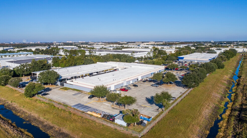 9755 Delegates Dr, Orlando, FL 32837