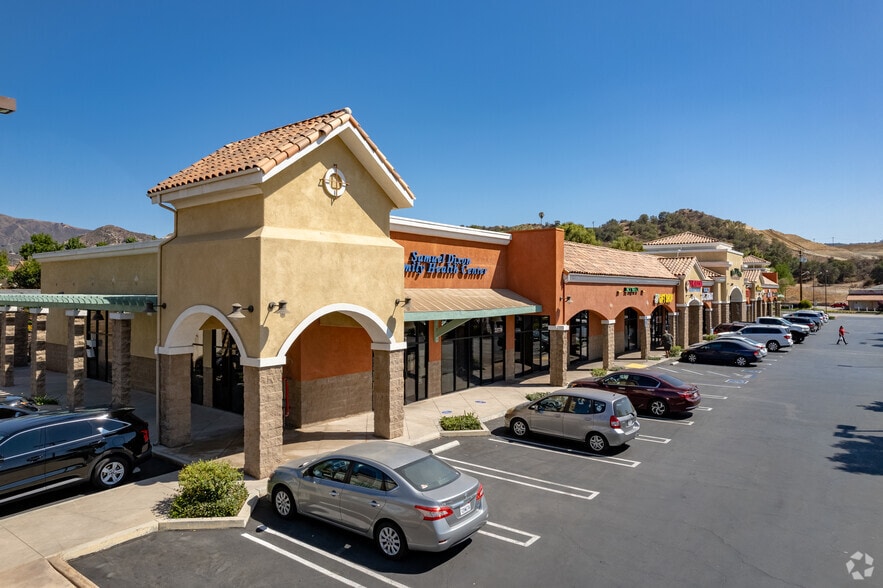 23780 Newhall Ave, Santa Clarita, CA for lease - Building Photo - Image 2 of 11