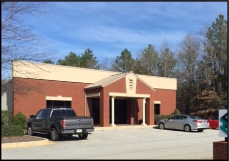 112 Industrial Park Blvd, Warner Robins, GA for lease Primary Photo- Image 1 of 8