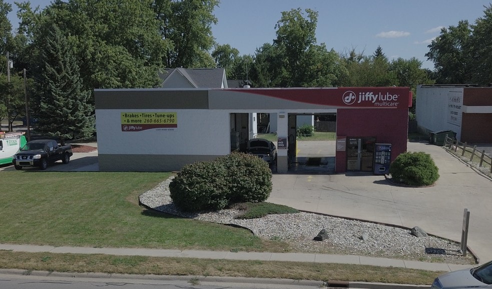 640 N Wayne St, Angola, IN for sale - Building Photo - Image 1 of 1