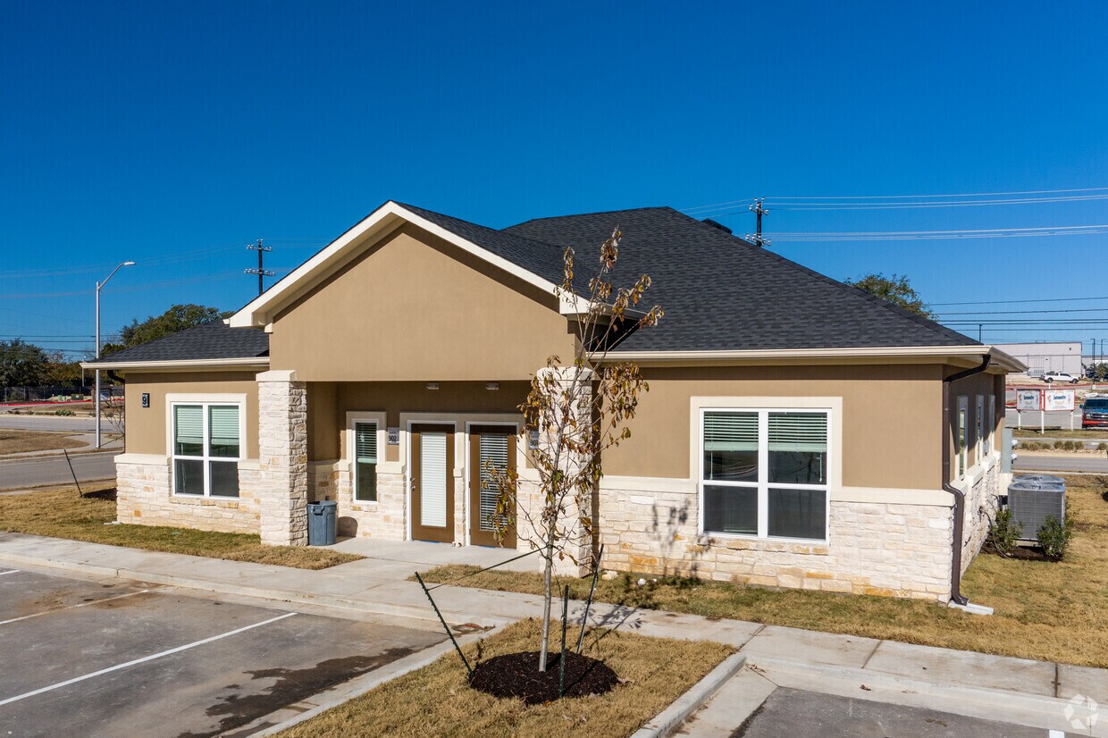 1640 Highland Falls Dr, Leander, TX for sale Primary Photo- Image 1 of 1