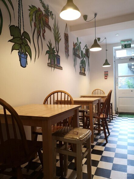 Wheeler Gate, Nottingham for sale - Interior Photo - Image 2 of 11
