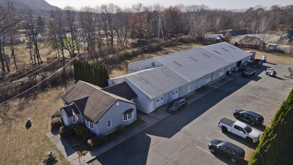 16 Arthur St, Easthampton, MA for sale - Building Photo - Image 1 of 57