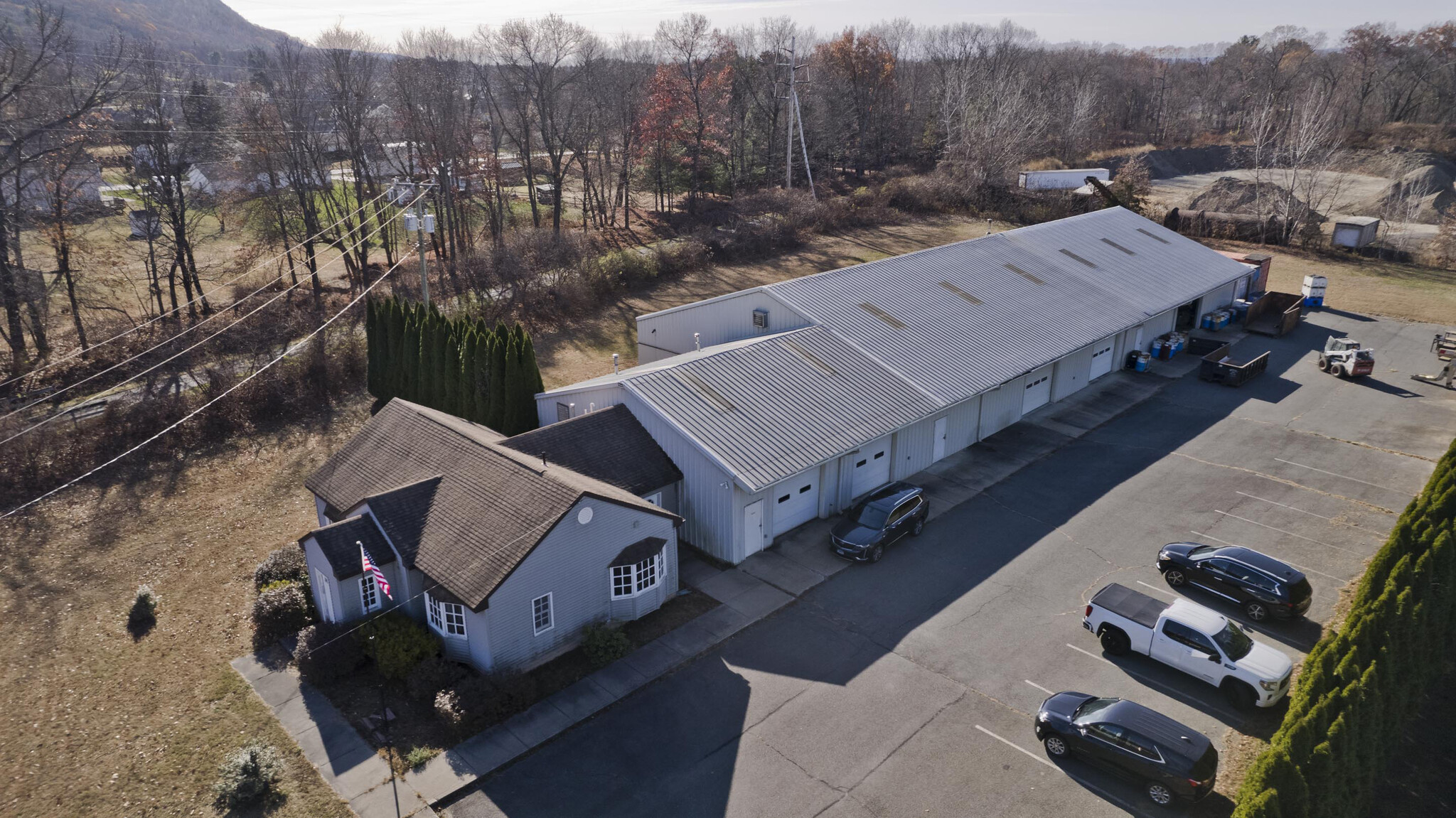 16 Arthur St, Easthampton, MA for sale Building Photo- Image 1 of 58