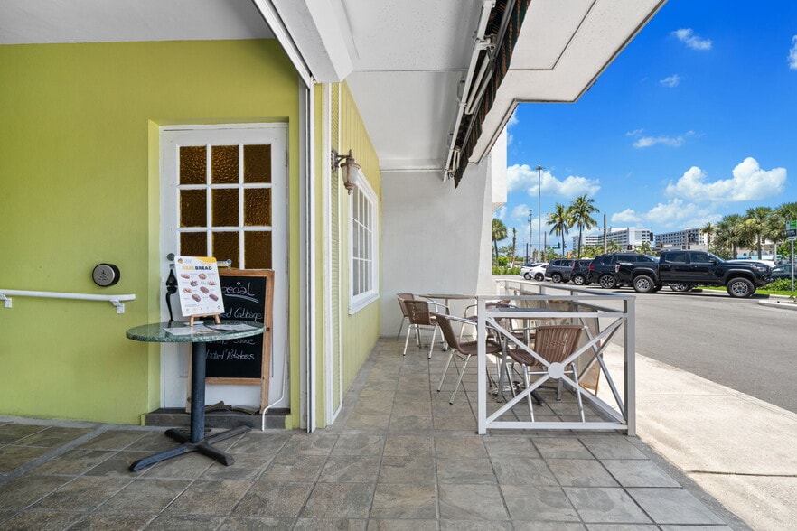 2909-2911 E Commercial Blvd, Fort Lauderdale, FL for sale - Building Photo - Image 3 of 30