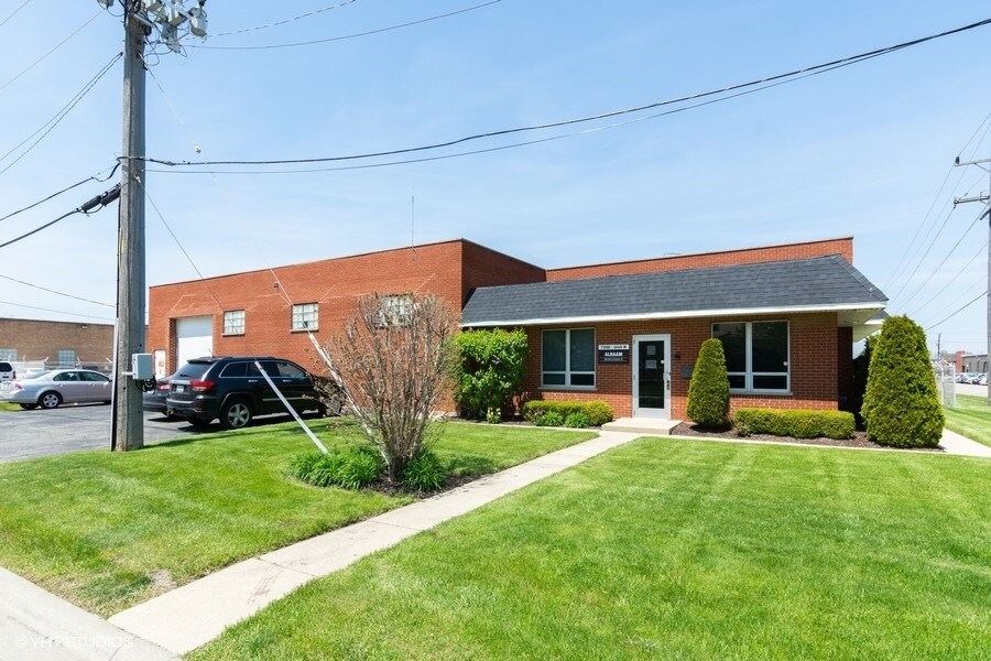 7200 W 66th St, Bedford Park, IL 60638