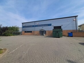 68 Holmethorpe Ave, Redhill for lease Building Photo- Image 2 of 4