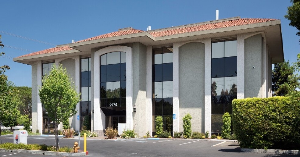 2975 Bowers Ave, Santa Clara, CA for lease - Building Photo - Image 3 of 8