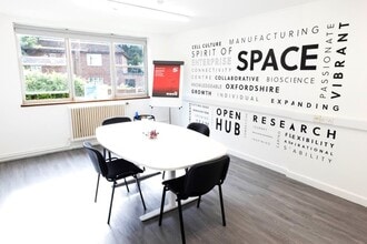 77 Camp Rd, Upper Heyford for lease Interior Photo- Image 2 of 6