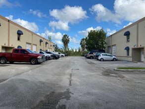 10840 NW 138th St, Hialeah, FL for lease Building Photo- Image 2 of 12