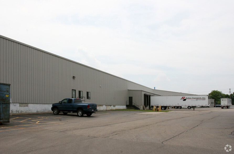 2955 Packers Ave, Madison, WI for lease - Building Photo - Image 2 of 4