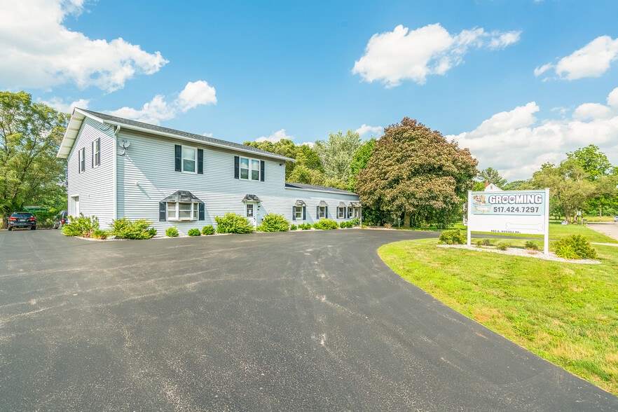 503 E Russell Rd, Tecumseh, MI for sale - Building Photo - Image 2 of 42