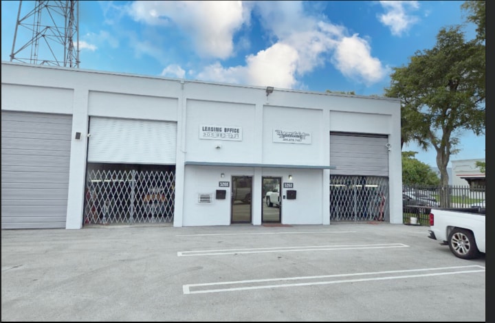 5220-5296 NW 163rd St, Hialeah, FL for lease - Building Photo - Image 3 of 17