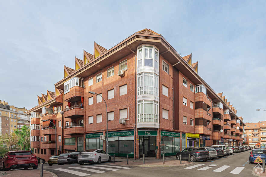 Calle Gertrudis Gómez de Avellaneda, 1, Collado Villalba, Madrid for lease - Building Photo - Image 2 of 18