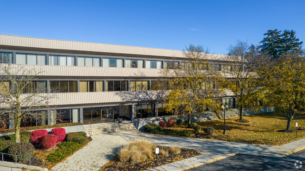 450 W Wilson Bridge Rd, Worthington, OH for lease - Building Photo - Image 2 of 8