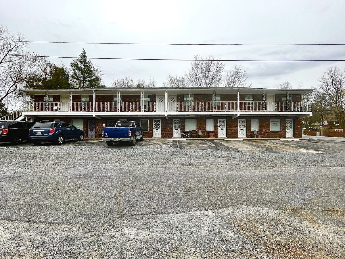 201 Sylvis St, Dickson, TN 37055